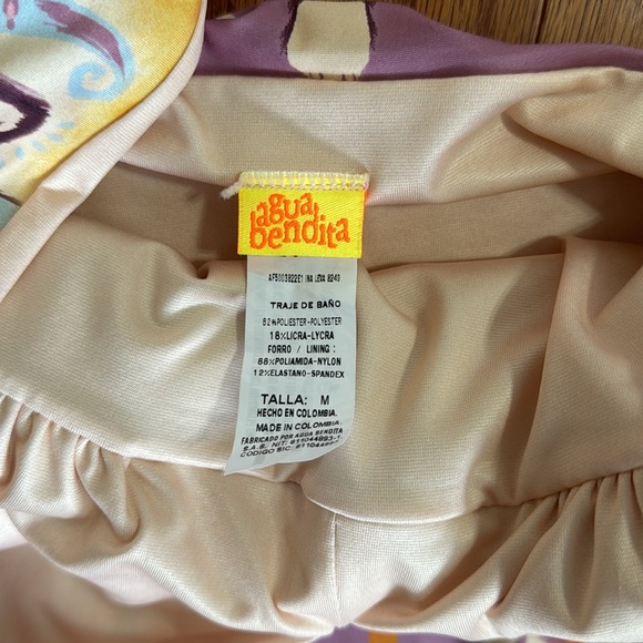Agua bendita ina one piece size medium - Picture 3 of 3